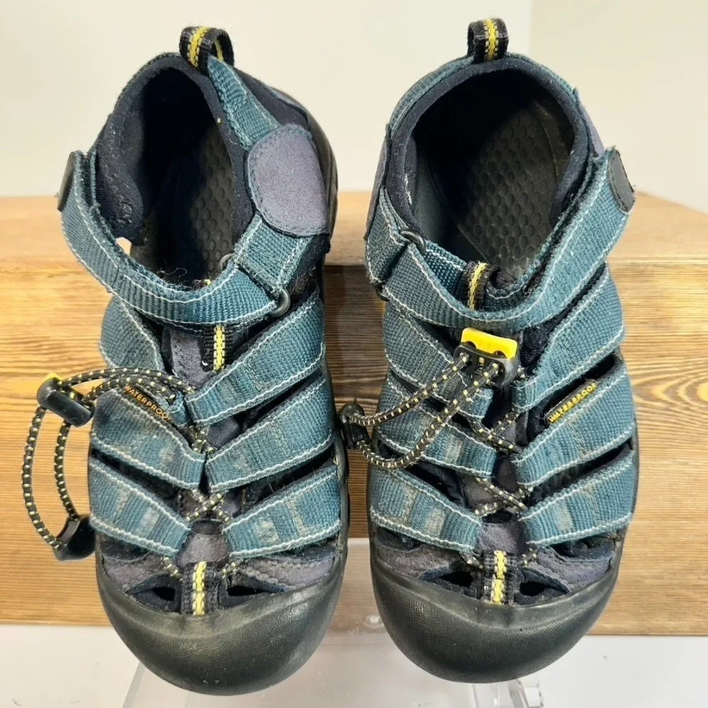 Keen Newport H2 Big Kids Unisex 2 Youth Blue Sport Sandals Trail Waterproof Boat
